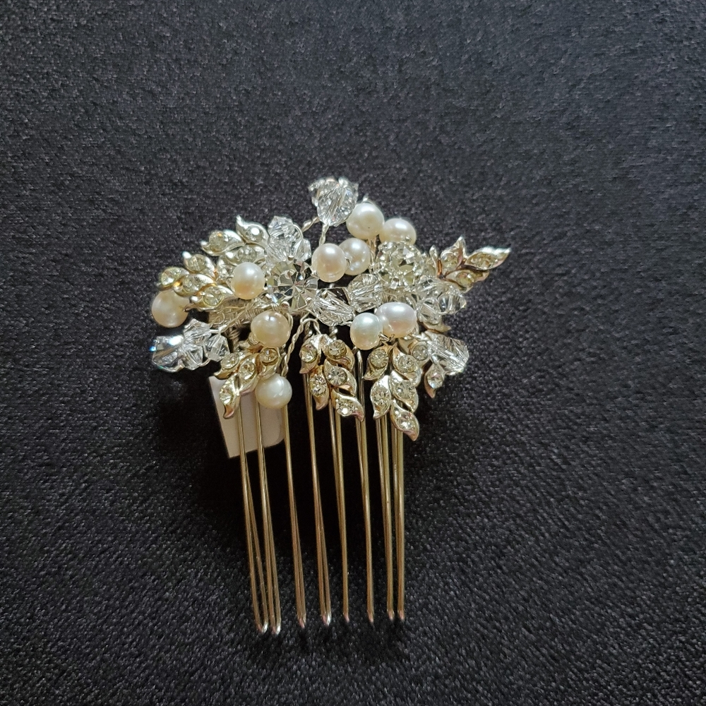 Bridal Hair comb with jewels NEW with tags
